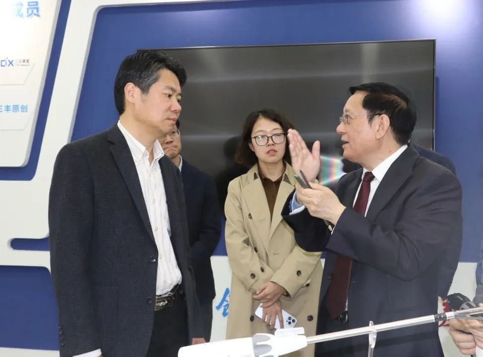 1691031151539 1685272374106094